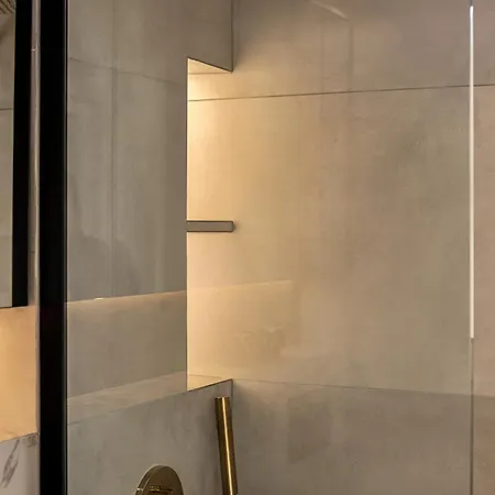 Victoria Luxury - Private Jacuzzi & Terrace Athens