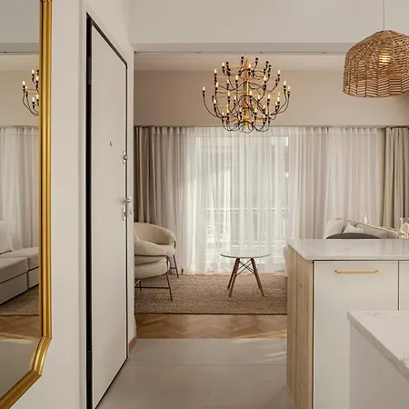 Victoria Luxury - Private Jacuzzi & Terrace Apartment